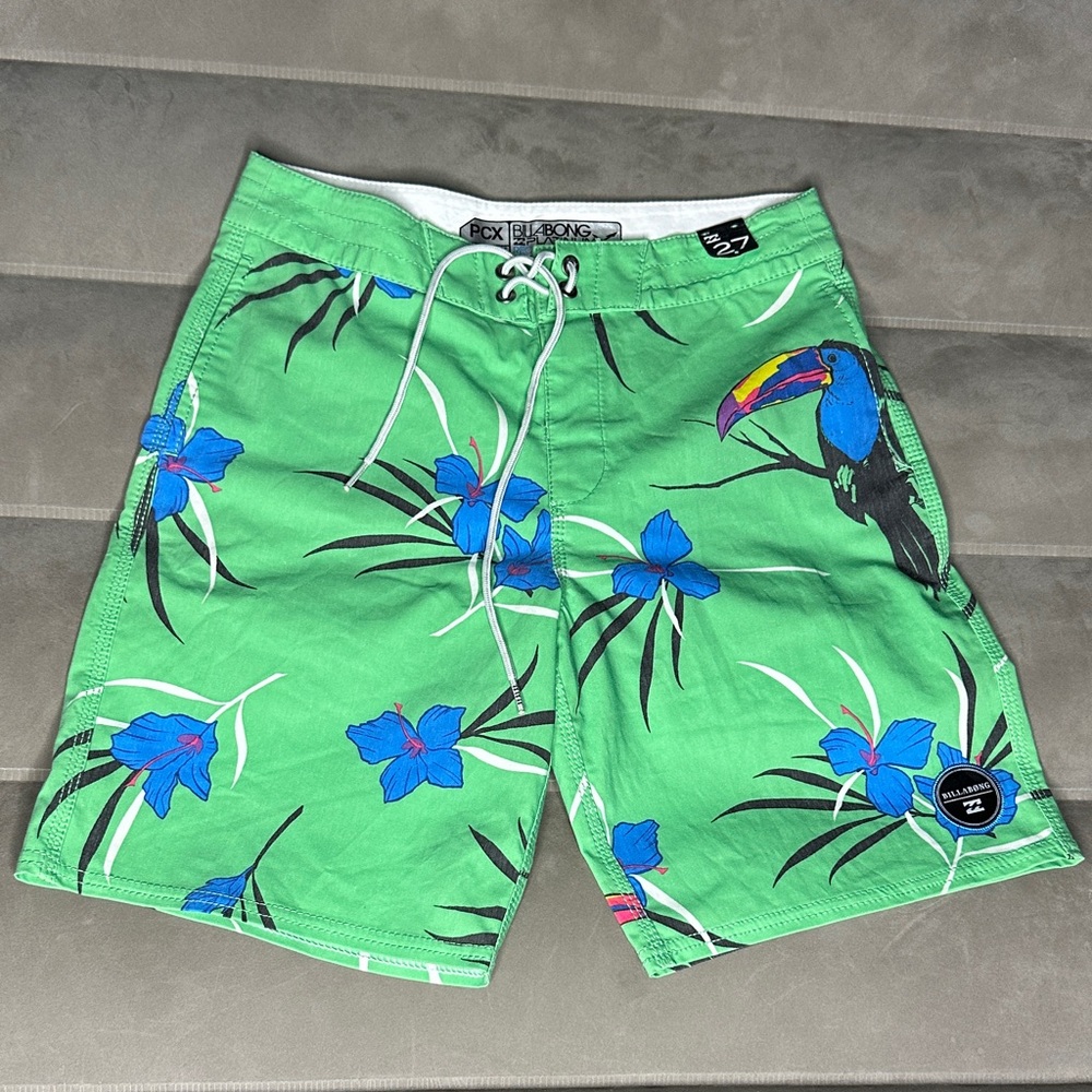 Billabong Green Board Shorts‎ with Blue Floral and Toucan Design size 27